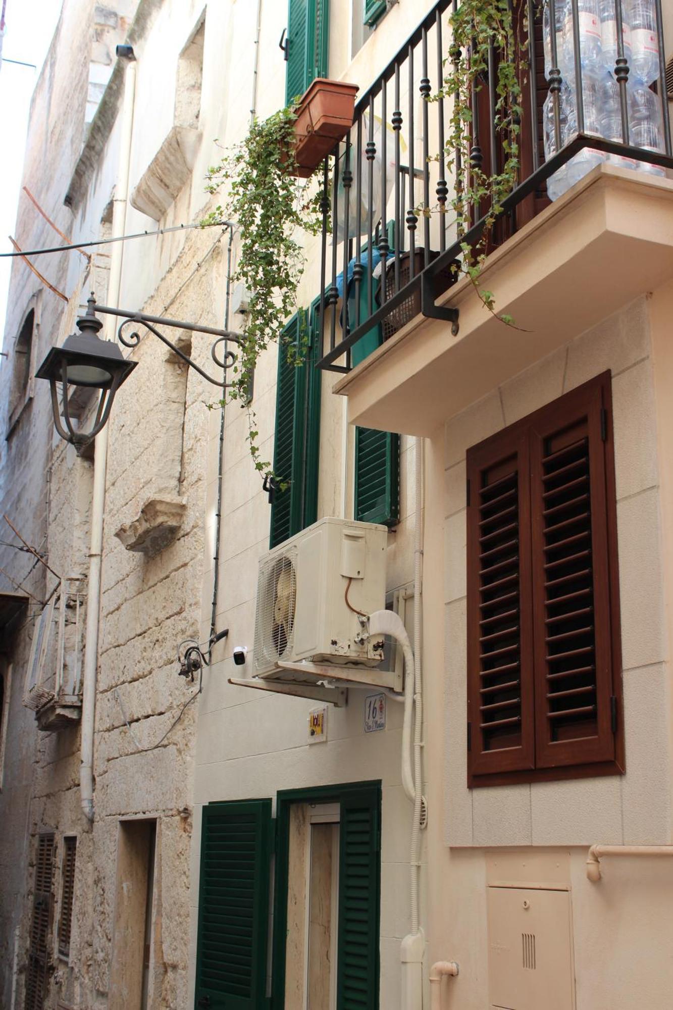 Appartamento Dimora Nel Vico Monopoli Esterno foto